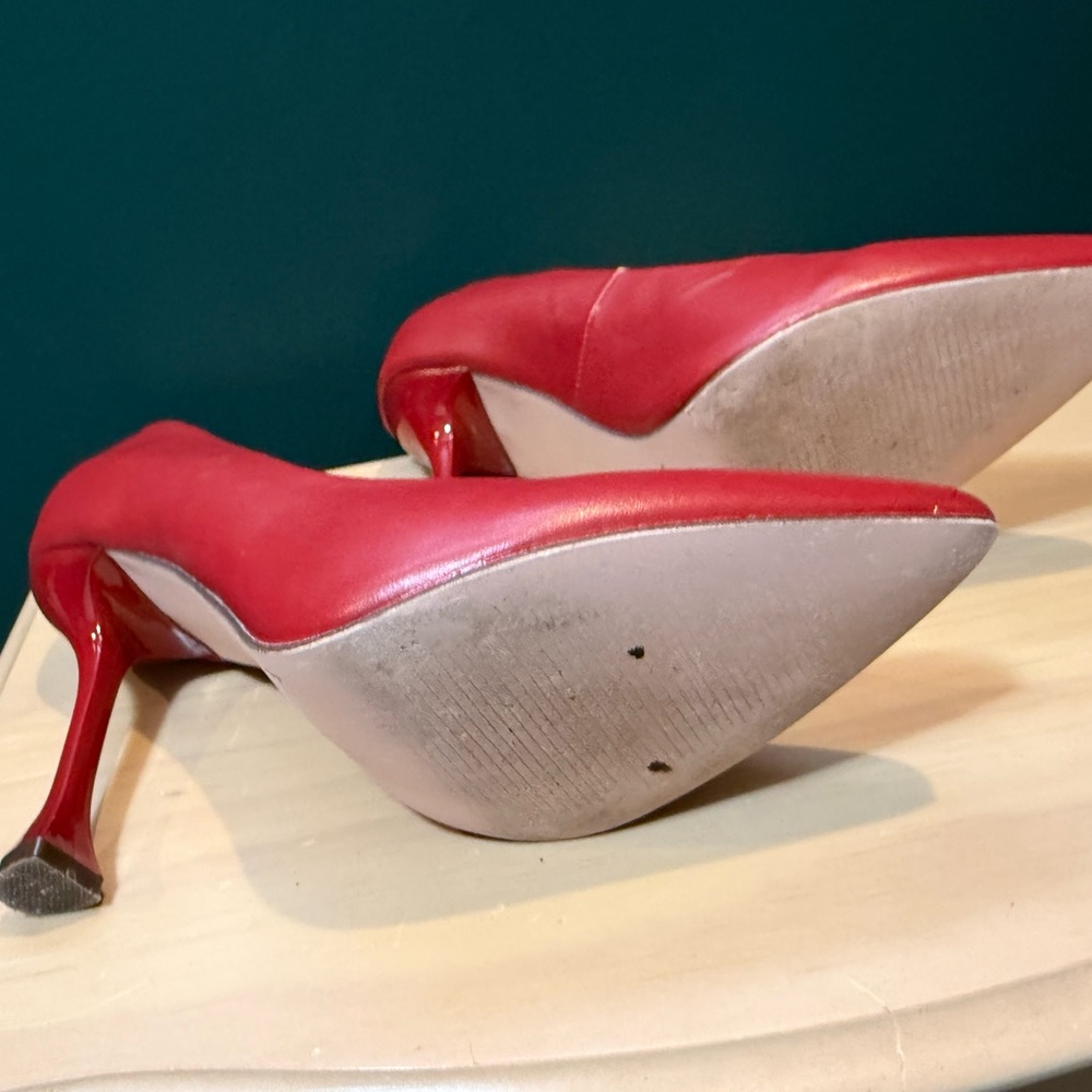 Chase + Chloe Bold Red Heels - Picture 7 of 7